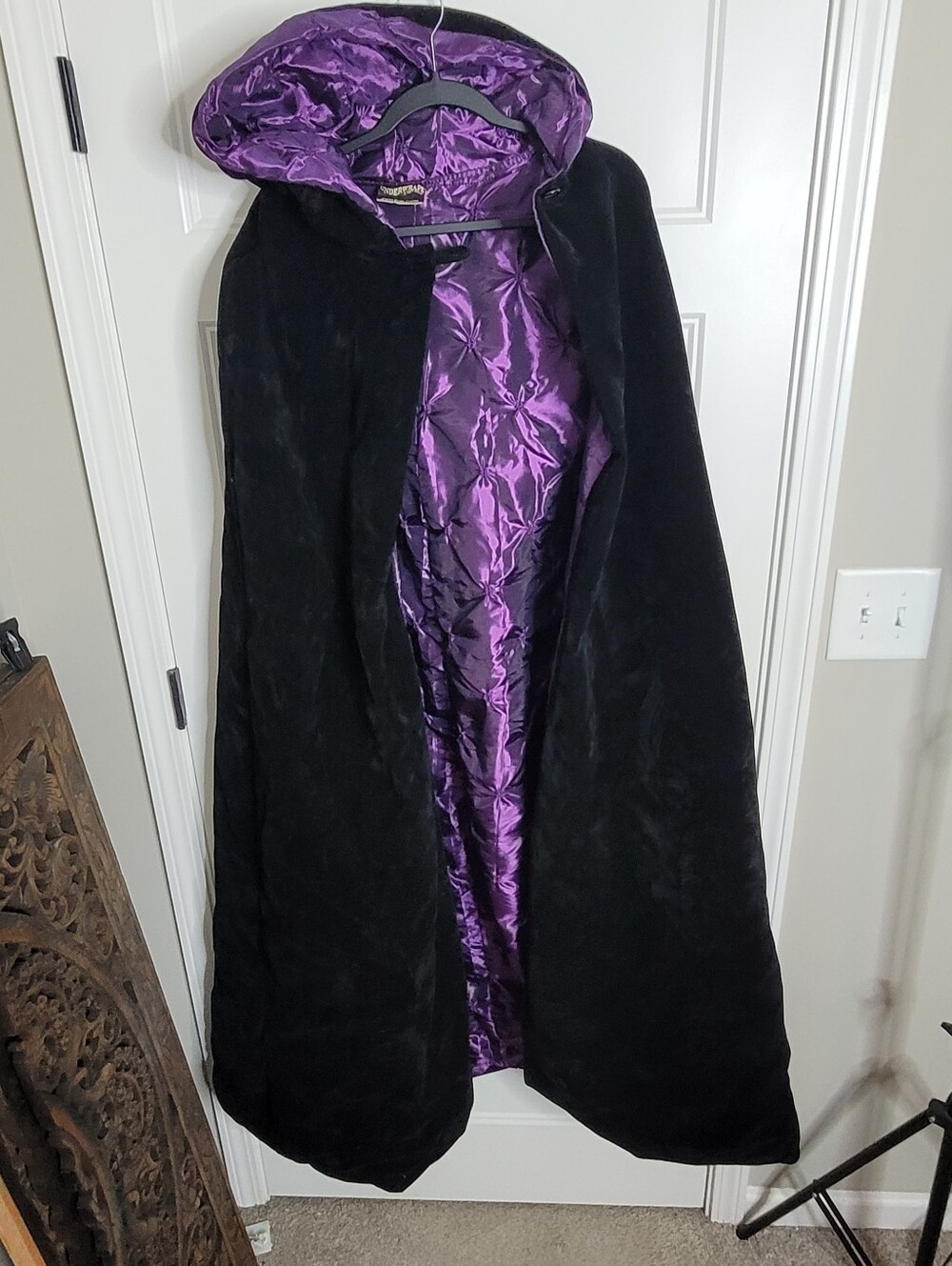 Underwraps Adult Women's Deluxe Velvet Satin Cloak Cape